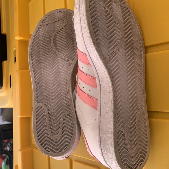 Womens Adidas Superstar Size 8.5 Sneakers Pink Stripes - Picture 4 of 6